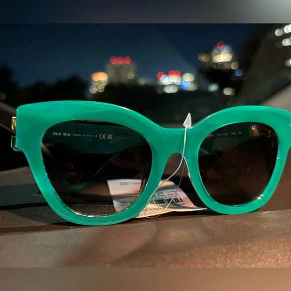 NWT- Miu Miu: MU 01YS Sunglasses - Picture 2 of 12